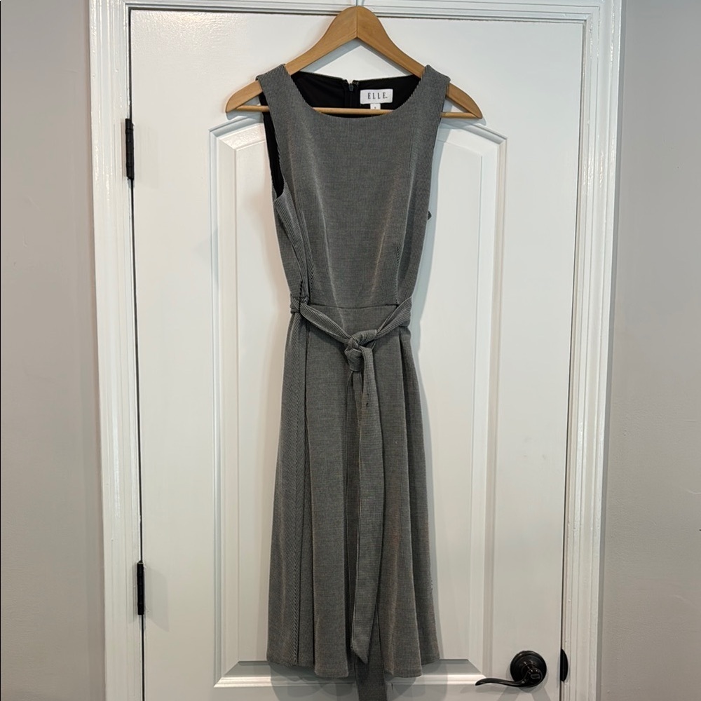 Elle Black & White Sleeveless Belted Dress Size Small